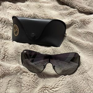 Ray-Ban // Sunglasses - Highstreet RB3321 002/8G